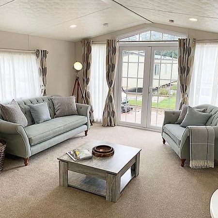Rose Lodge - Hot Tub Getaway - Percy Woods - Pet Friendly Морпет Екстериор снимка